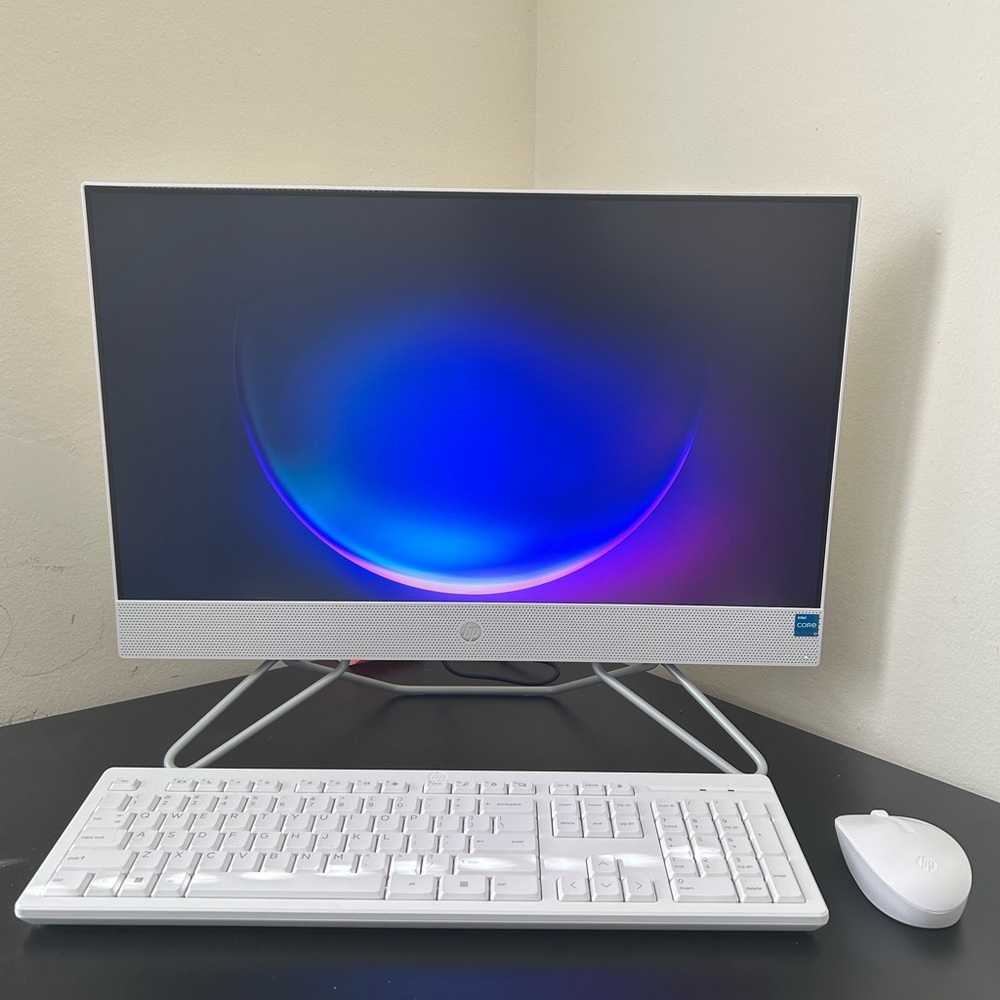 HP White Office Monitor Setup with Wireless Peripherals